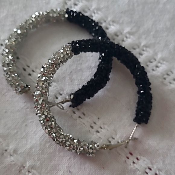 Cruella Earrings - Picture 4 of 6